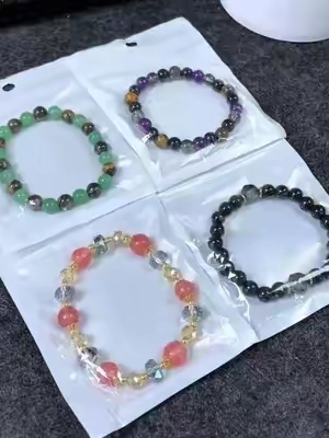Esta pulsera de cristal atraedora de dinero es para ti, simboliza atraer prosperidad, joya veraniega delicada y versátil.#SummerVibes #summervibe #moneybracelet #crystaltok #fashiontiktok