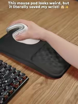 Say goodbye to wrist pain! This weird mouse pad is a lifesaver. 🤯🖱️ #mousepad #ergonomics #desksetup #techfinds #verticalmouse 