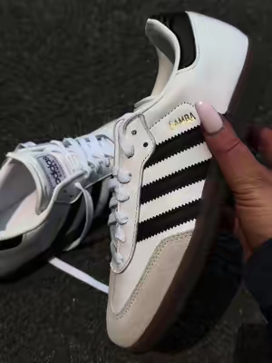 The best back to school sneakers ever 🖤🤍 my son loves these #fyp #blowthisup #viral #trending #backtoschool 