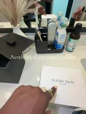 Heavy duty and high quality! Keep your face towels clean and dry in here