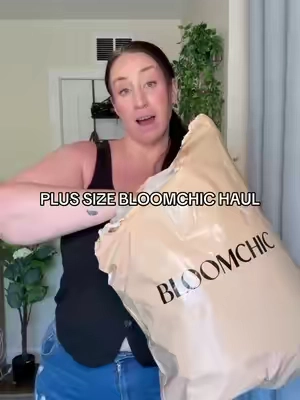 Fall plus size clothing haul! Wearing 2XL in everything! #bloomchic #plussizefashion #fallfashion #halloweensweater 