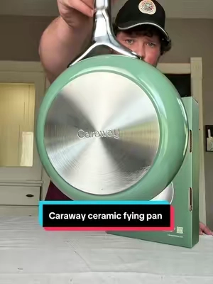 Caraway ceramic frying pan! #caraway #fryingpan #cooking #cookingessentials #homeessentials 