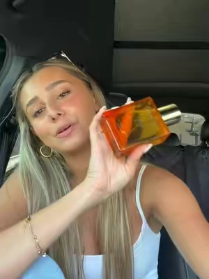 it’s sooo good!! perfect for anytime and smells veryy strong i promise🤭 #dealsforyoudays #perfume #honey #smellgood #cleangirl 