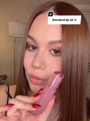 Amamos un buen lip oil 💓 @Rom&nd US #romand #JuicyFlashLipOil #wetflashlips #liplineeraser 
