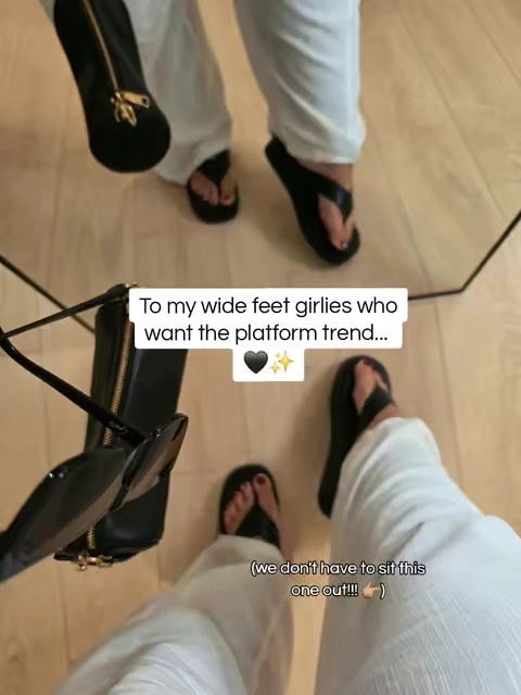 ​The ultimate wide-foot friendly platform sandal does exist. ☁️🖤 If you’ve been dying to rock the chunky 90s platform flip-flop trend but dread the thought of tight straps or your feet spilling over the edges, these Cushionaires are pure perfection. @Cushionaire  #widefootfriendly #platformsandals  #cushionaire #confortablesandals  #tiktokshopcreatorpicks 