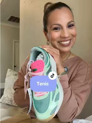 Tenis súper cómodos 💚🩷 @SHOEBACCA #addidas #tiktokshopcreatorpicks #addidassneakers #tenisdemujer #tenisparaentrenar 