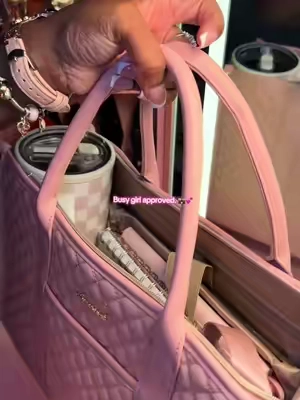 This isn’t just a tote… it’s basically my portable office. 😭👜✨ From the padded laptop compartment to the TWO cup holders and matching clutch, this bag was made for busy women who carry everything. Work, travel, content days… she’s coming with me. 💻🤎 #LOVEVOOK #WorkBag #LaptopBag #WorkEssentials #totebag 