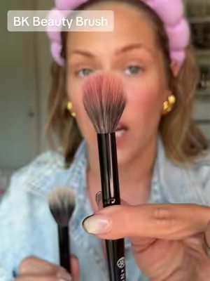 Replying to @Finnley & Lacey Frenchies @BK Beauty Brushes #bkbeautybrushes #blushbrush #makeupbrushes #makeuptools #makeupessentials 