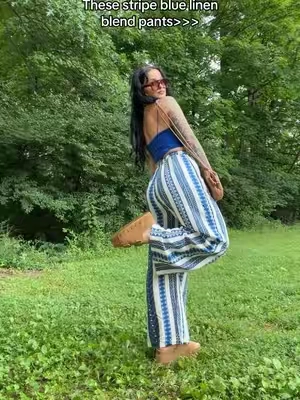 This is the color option “stripe blue” in a size small and I’m 5’3 & 133 lbs 🤝