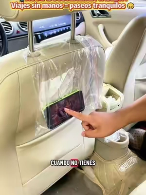 Convierte el asiento trasero en un pequeño cine 🎬 Sujeta móviles y tabletas y gira al ángulo que necesites. #familyroadtrip #phoneholder #tabletstand #carmusthaves #tiktokfinds