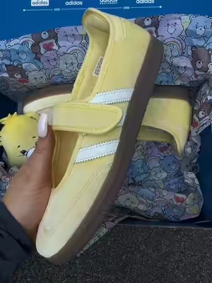 I cannot believe these 🧸⭐️ they’re actually the cutest Samba Jane colorway ever #fyp #adidas #blowthisup #viral #trending 