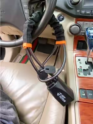 Every car should come with this steering wheel lock ! #carmusthaves #car #truck #steeringwheellock #summerfinds 