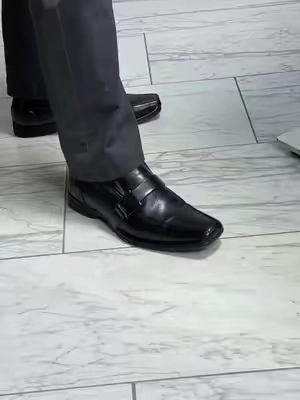 Un buen par de zapatos puede cambiar por completo cómo se ve un outfit. Los BRUNO MARC Leather Loafers tienen ese equilibrio entre comodidad y elegancia que sirve para casi cualquier ocasión. #MensStyle #Shoes #BusinessCasual #TikTokShop #BrunoMarc