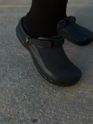 #crocsatwork #fashion 