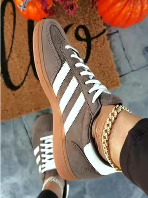These Adidas Hardball Spezials are the perfect teddy bear brown with the gum bottom.  I’m obsessed with these ones 🧸 🤎 @Tillys #adidasspezial #adidas #tiktokshopcreatorpicks 