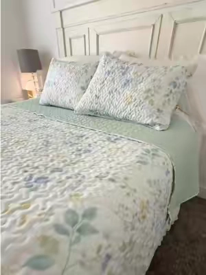 Looking for a budget-friendly bedroom refresh? 🌼 This floral quilt set comes in 10 gorgeous prints and colors, making it easy to find the perfect style for your space. #floralbedding  #quiltset #floralquiltset  #cozybedroom #bedding