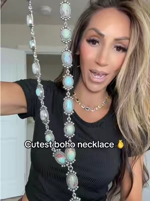 Such a cute necklace set. 😍 I can’t wait to style it with a cute boho outfit. 