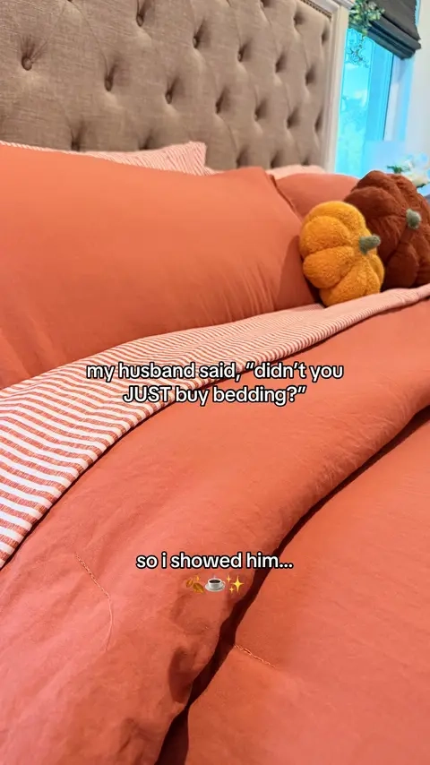 This comforter set is so soft and cozy, plus the color and striped combo is perfect for a fall bedding refresh 🧡##comforterset##fallbedding##beddingset##fallrefresh##tiktokshopcreatorpicks