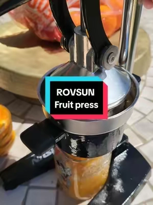 Quickest way to make juices, perfect for citrus fruits @ROVSUN #tiktokmademebuyit #homeessentials #fruitpress #juicer #lemonade 