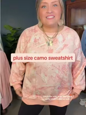Cute plus size camo sweatshirt and the pink is my absolute favorite!! #camo #sweatshirt #womensfashion 