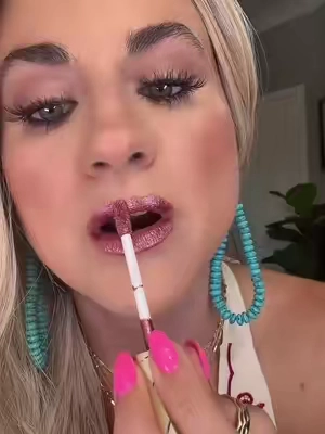This metallic lipstick literally isn’t going to budge or smudge @Focallure ##metalliclipstick##lipsticktutorial##nationallipstickday #focallureus #focallurelipsticks 