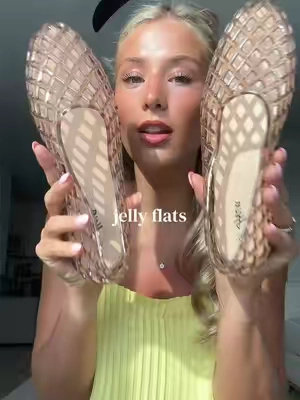 I love them 😭😭😭 #jellyflats #flats #beachflats #summerflats #workflats 