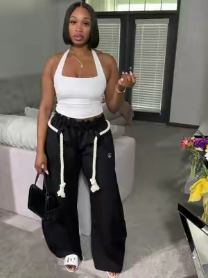 So fetch 🖤🤍 (Large, 5’6, 168) #foryoupage ##fashiontiktok##fashioninspo##outfit##fashion