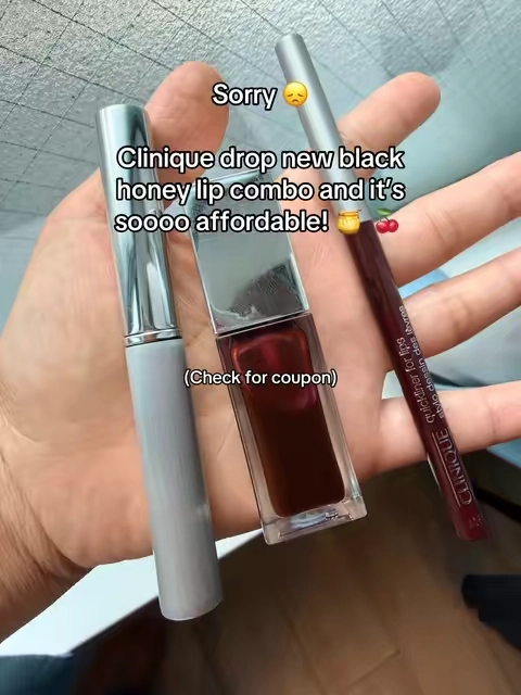 The ultimate Clinique Honey lip combo 🤎 This trio includes the Quickliner for Lips, Almost Lipstick, and Pop Lip + Cheek Oil for easy definition, sheer buildable color, and a glossy, nourished finish. Wear them alone or layer them together for a customized everyday lip look. Hashtags: #Clinique #CliniqueHoney #BlackHoney #lipcombo #lipstick 