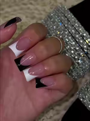 this French combo is too pretty ✋🤍LW #nail #pressonnails #ducknails #frenchnails #fry 