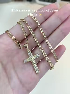 Collar de la Virgen de Guadalupe bañado en oro de 14 quilates s elegante, delicado y perfecto para uso diario regalo #AccesoriosElegantes #VirgenDeGuadalupe #RegaloEspecial #cadena #tiktokshop 