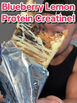These Protein Creatine bars from @JiMMYBAR Functional Protein taste unreal and have awesome macros! #proteinbar #creatine #workout #gym #healthysnacks 