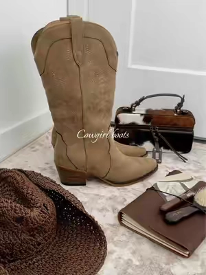 #CowgirlBoots #WesternStyle #CowgirlStyle #WesternFashion #BootSeason 