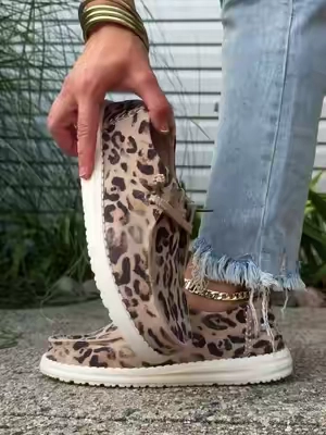 #heydude #leopardprint #sliponshoes #fallshoes 