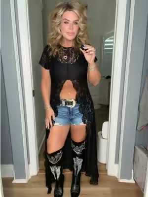 The hottest little outfit on TikTok!!! Black stretch lace long top is STUNNING!!  Perfect for a concert!! #lacetop #countrygirl #countrystyle #sexy #curvyfashion @Likemychoice 
