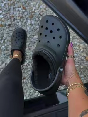 @Crocs #crocs #crocsshoes #sliponshoes #fall #crocssuperbrandday 