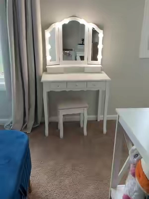 #vanitytable #vanitymirrorwithlights #bedroommakeover #vanityorganization #smallvanity  