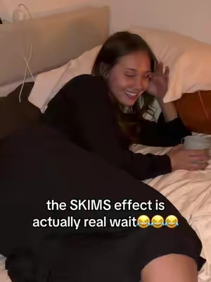i asked my bf to walk into the room while recording so he could see my new robe from @SKIMS and i did NOT expect thissss omg😭😭 #skims #forthegirls  