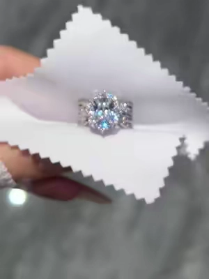 The affordable ring that gets all the compliments.#rings #engagementring #travelring #jewelry #giftguide 