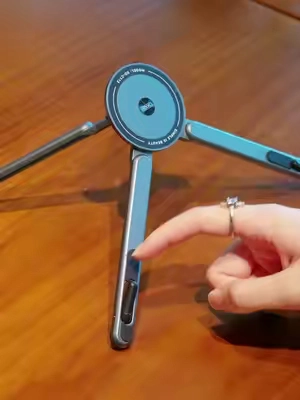 Special tilt for tablet drawing，reduce shoulder fatigue when sketching！ #tiktokmademebuyit  #handfree  #giftguide  #laptops  #stand 