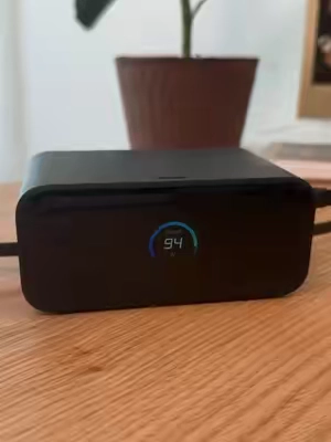 ☝🏻It pretty much doubles as a power strip while making your whole desk look cleaner and way more premium. @ANKER #tiktokshopsummersale #chargingstation #fastcharging 