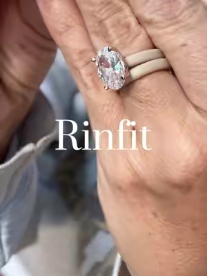 So practical! 🫶🏻🫶🏻 @Rinfit Rings #campinglife #rinfit #siliconerings #rinfitrings #weddingring 