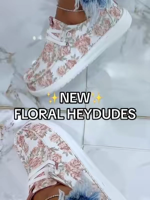 Floral HEYDUDE shoes!!  #heydudes #heydudewendy #heydudeshoes #newshoes #sliponshoes @HeyDude 