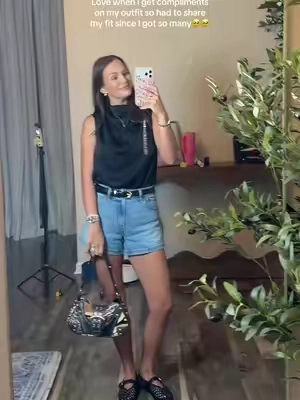 Something about a compliment on my outfit that boosts my mood🤭🥰  #OOTD #fitcheck #outfit #outfitinspo 