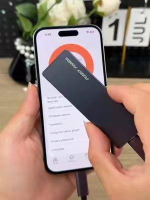 50 mil fotos.
 500 horas de video.
 Todo en un dispositivo pequeño.
 #DealsForYouDays #SummerWins #flashdrive #memory #phonestorage 