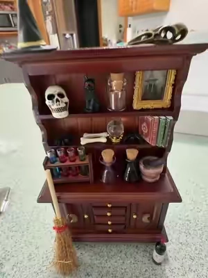 Such a great quality set Halloween theme a dollhouse miniature furniture #dollhouseminiatures #halloweenminiatures #miniaturefurniture #dollhouse 