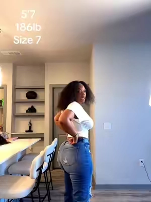 A quick OOTD for the girls lol. #fashionnova #jeans #strech #croptop #curvygirls 