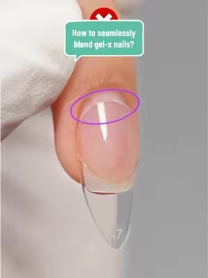 How to seamlessly blend your gel-x nails, step by step! A seamless blend gives you natural-looking nails! 👉🏻Check my shop to get the same products! #melodysusie #gelxnails #gelxtutorial #gelx #nailsalon 