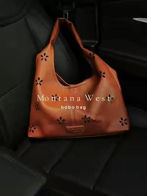 Gorgeous! 🤎 @Rustic Charm Bootic #purse #leatherbag #shoulderbag #hobobag 