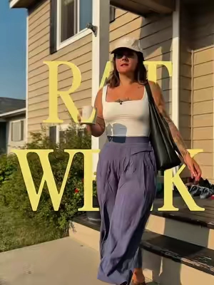 Busy week means comfy casual outfits and these pants willl be the best 🍓🎀 #tiktoksummersale #summeroutfits #comfystyle #styleinspo #momoutfit 