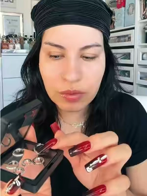 7666137758477405454